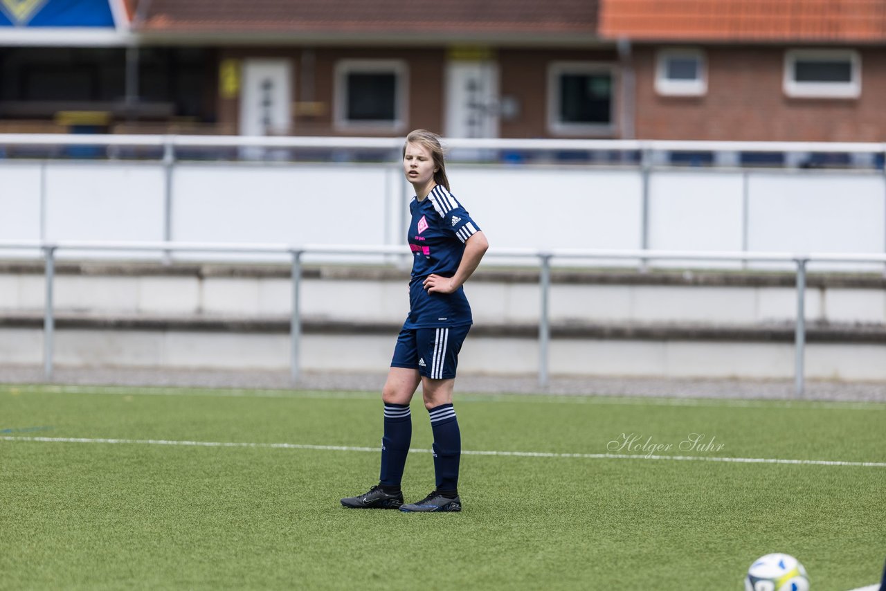 Bild 96 - wCJ Osterroenfelder TSV - VfL Pinneberg : Ergebnis: 0:15